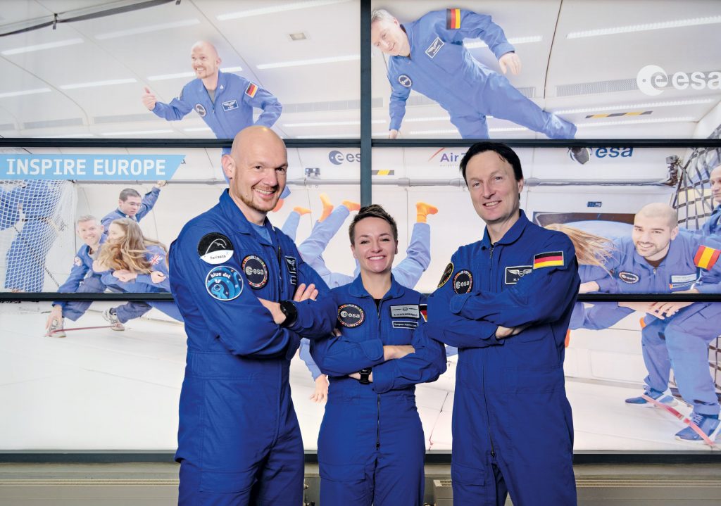 Die deutschen ESA-Astronauten Alexander Gerst und Matthias Maurer waren bereits auf der Internationalen Raumstation (ISS), Mitglied der ESA-Astronautenreserve Amelie Schoenenwald trainiert für einen möglichen Aufenthalt im All. (© DLR)